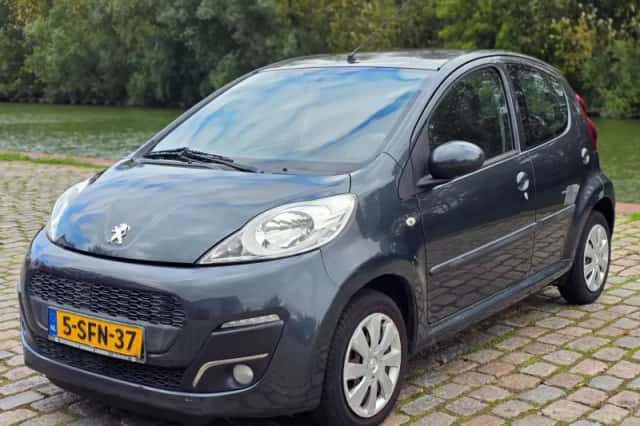 Peugeot 107 (2013) thumbnail 2