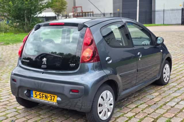 Peugeot 107 (2013) thumbnail 3
