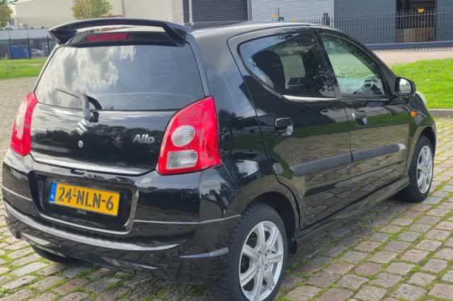Suzuki Alto (2010) thumbnail 3