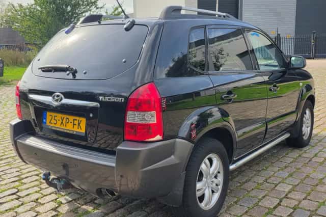 Hyundai Tucson (2007) thumbnail 3