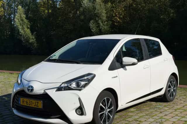 Toyota Yaris (2018) thumbnail 2
