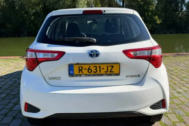 Toyota Yaris (2018) thumbnail 5