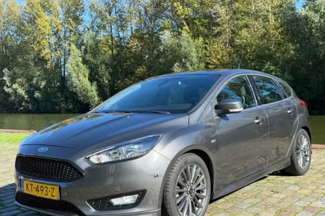 Ford Focus (2016) thumbnail 2
