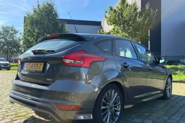 Ford Focus (2016) thumbnail 4