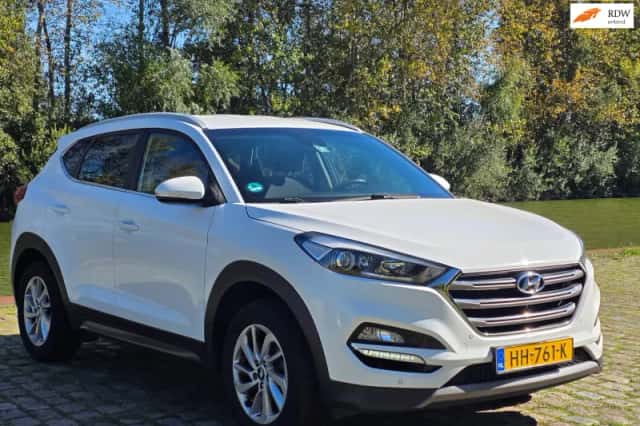 Hyundai Tucson (2015) thumbnail 1