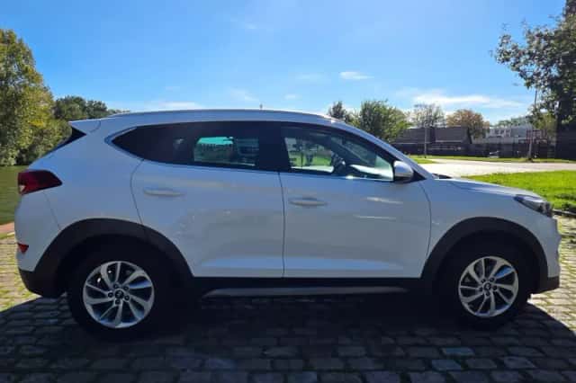 Hyundai Tucson (2015) thumbnail 6