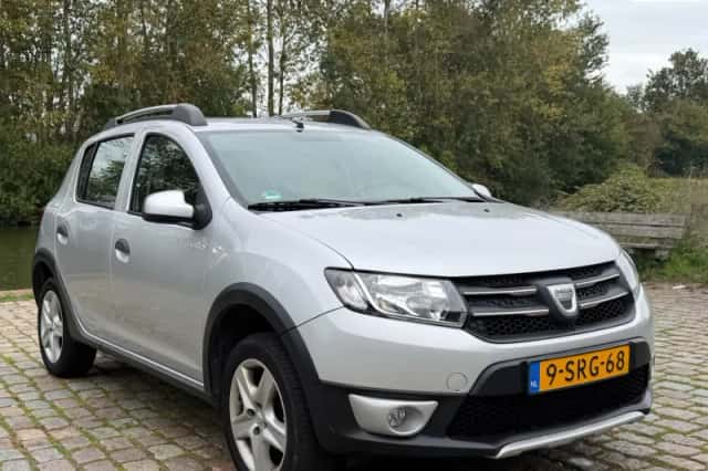 Dacia Sandero (2013) thumbnail 1