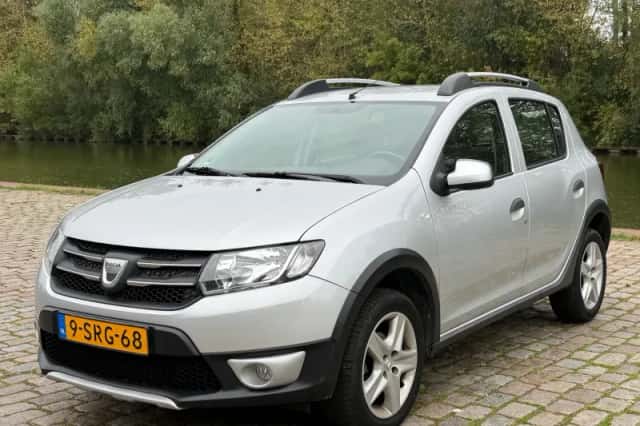 Dacia Sandero (2013) thumbnail 2