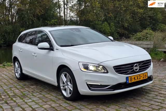 Volvo V60 (2013) thumbnail 1
