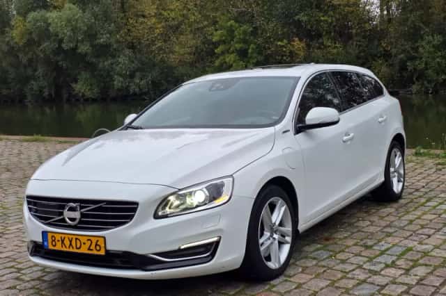Volvo V60 (2013) thumbnail 2