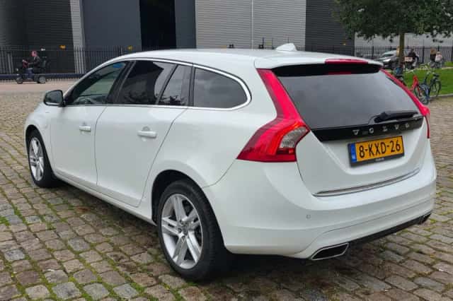 Volvo V60 (2013) thumbnail 4