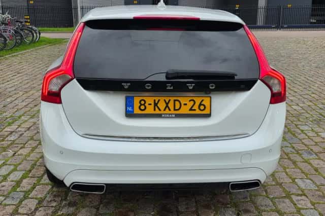 Volvo V60 (2013) thumbnail 5