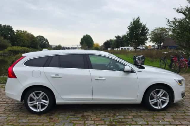 Volvo V60 (2013) thumbnail 6