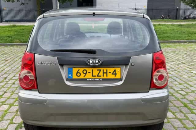 Kia Picanto (2010) thumbnail 5