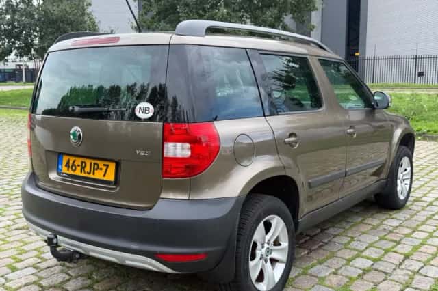 Škoda Yeti (2011) thumbnail 3