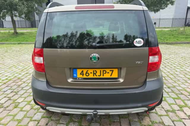 Škoda Yeti (2011) thumbnail 6