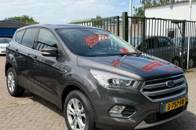 Ford Kuga (2017) thumbnail 1