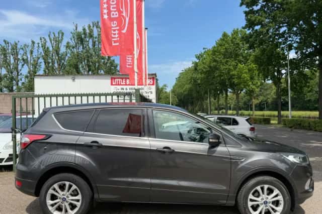 Ford Kuga (2017) thumbnail 5