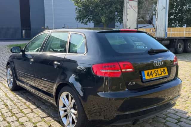 Audi A3 (2010) thumbnail 3