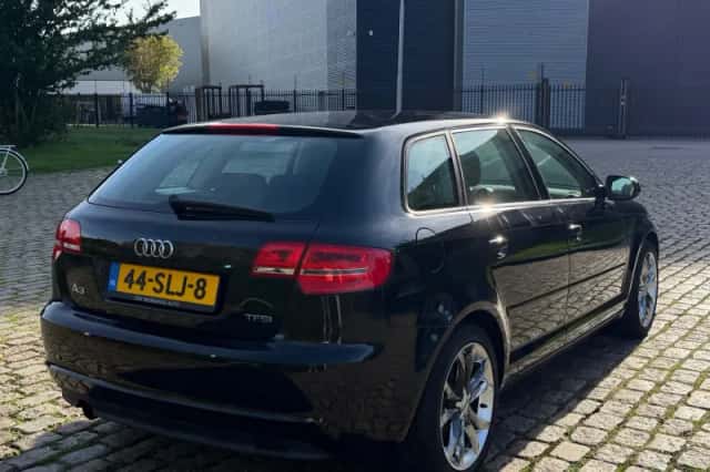 Audi A3 (2010) thumbnail 4