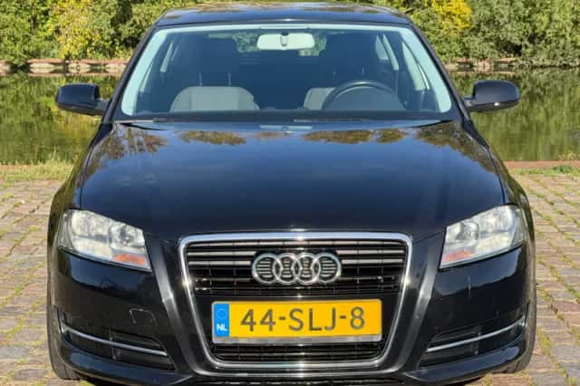 Audi A3 (2010) thumbnail 5