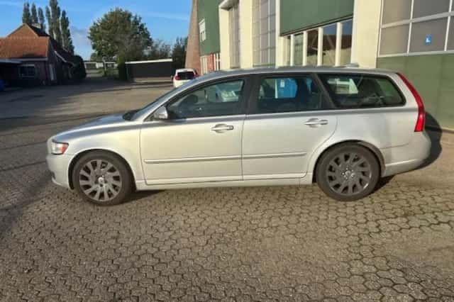 Volvo V50 (2010) thumbnail 2