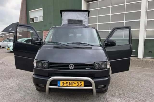 Volkswagen Camper (2001) thumbnail 1
