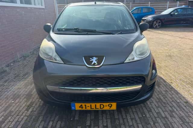 Peugeot 107 (2010) thumbnail 2