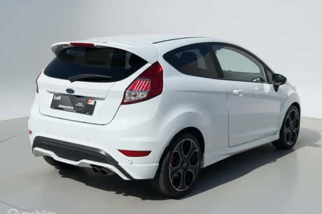 Ford Fiesta (2017) thumbnail 2