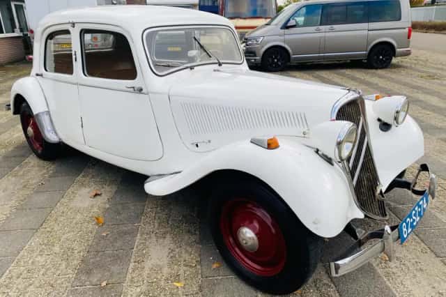 Citroën Traction Avant (1952) thumbnail 3