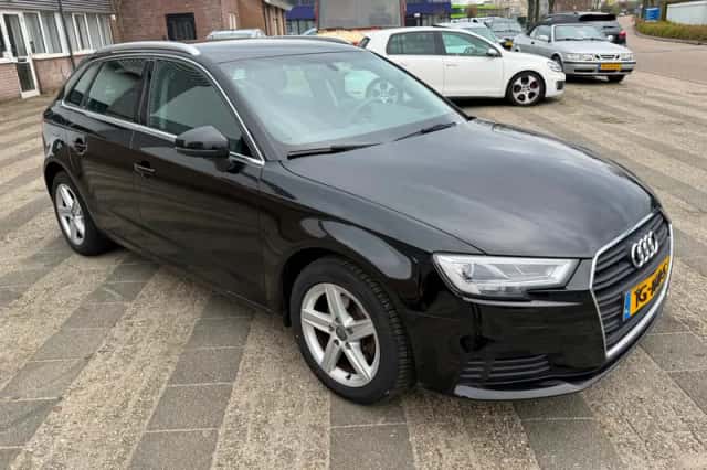 Audi A3 (2018) thumbnail 3