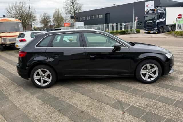 Audi A3 (2018) thumbnail 5