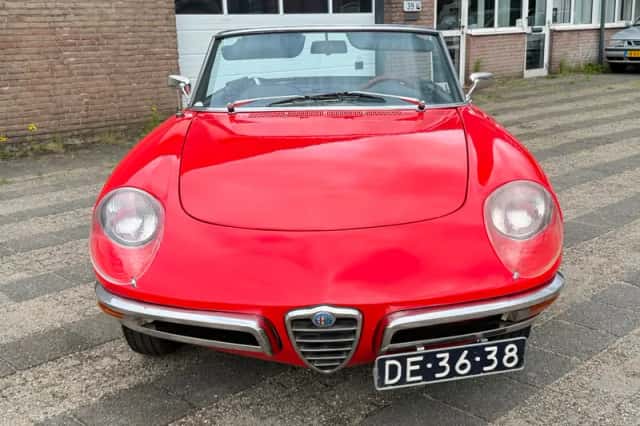 Alfa Romeo Spider (1968) thumbnail 2
