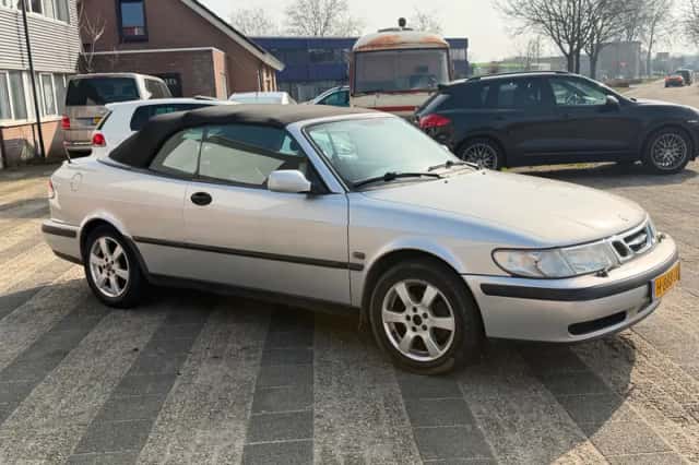 Saab 9-3 (2002) thumbnail 3