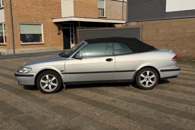 Saab 9-3 (2002) thumbnail 5
