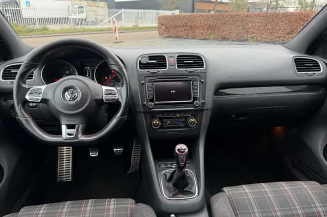 Volkswagen Golf (2010) thumbnail 4