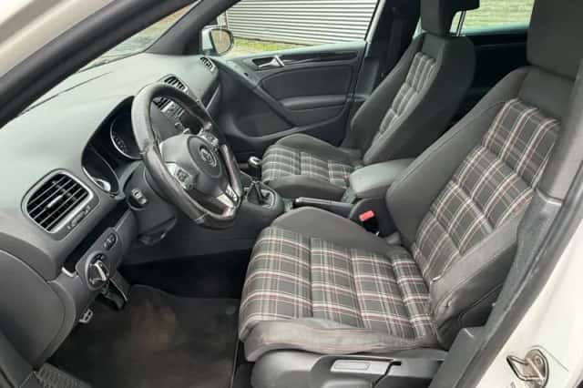 Volkswagen Golf (2010) thumbnail 6