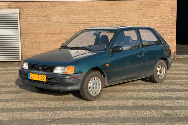 Toyota Starlet (1994) thumbnail 1