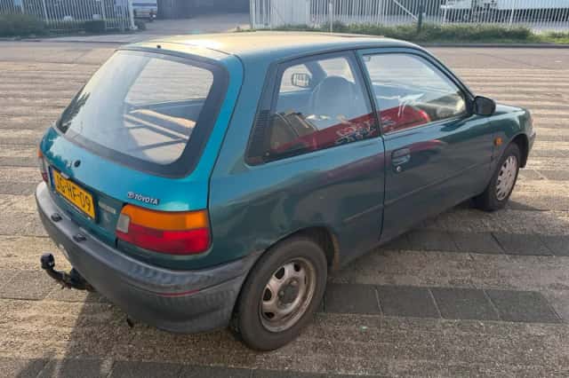 Toyota Starlet (1994) thumbnail 5
