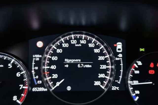 Mazda 3 (2023) thumbnail 5