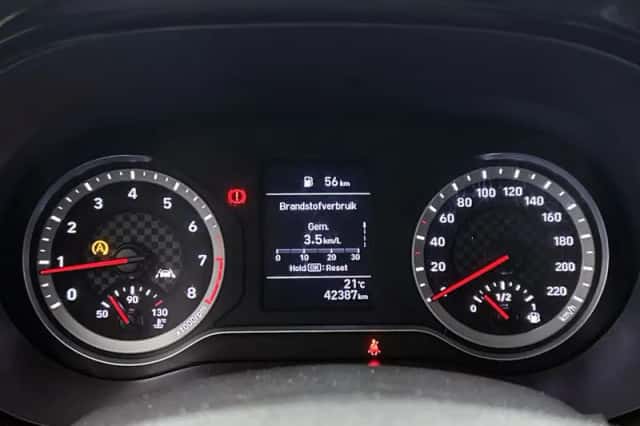 Hyundai i10 (2023) thumbnail 5