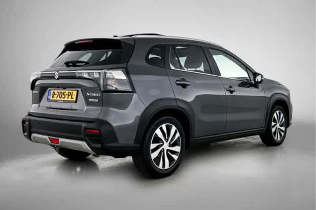 Suzuki S-Cross (2022) thumbnail 2