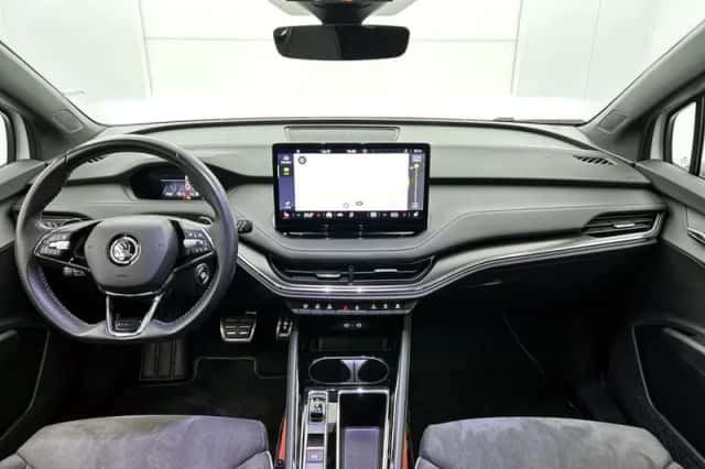 Škoda Enyaq_iV (2022) thumbnail 2