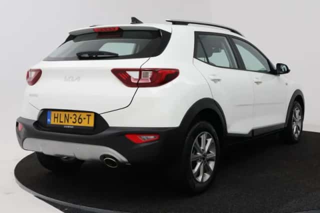 Kia Stonic (2025) thumbnail 2