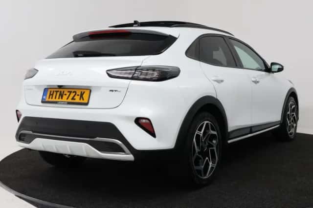 Kia XCeed (2025) thumbnail 3