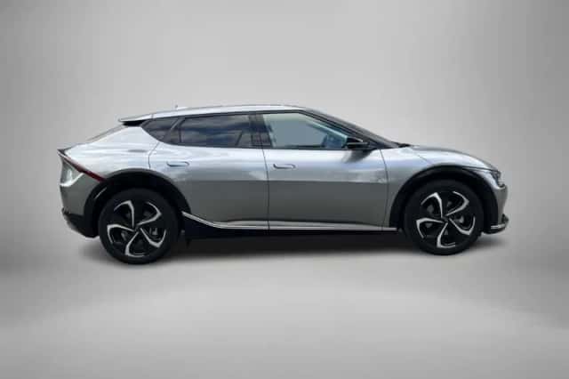 Kia EV6 (2024) thumbnail 3
