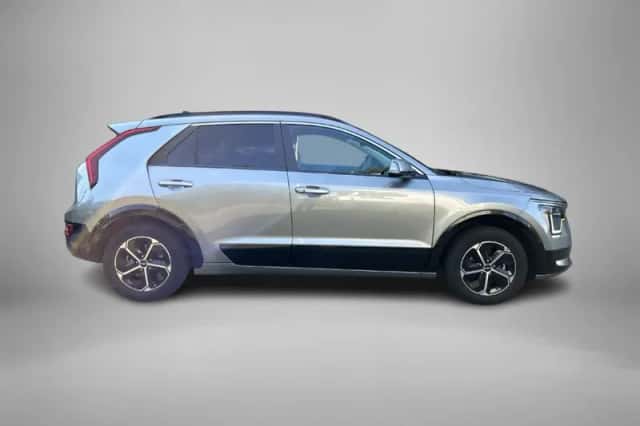 Kia Niro (2025) thumbnail 3