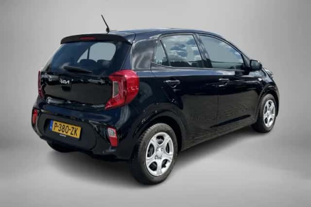 Kia Picanto (2022) thumbnail 2