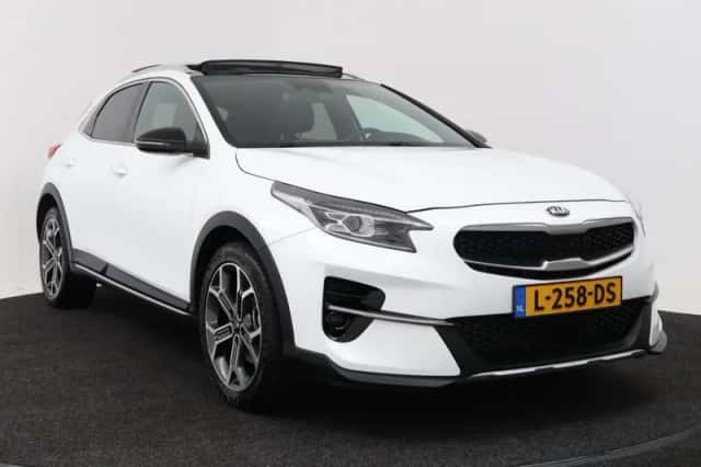 Kia XCeed (2021) thumbnail 3