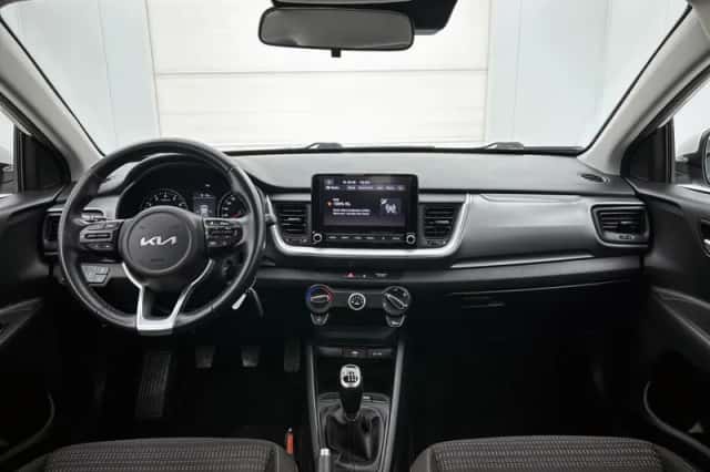 Kia Stonic (2023) thumbnail 4